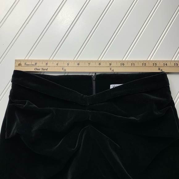 NWT- Zara High Waisted Mini Velvet Ruched Black Skirt Size Medium - Picture 8 of 12